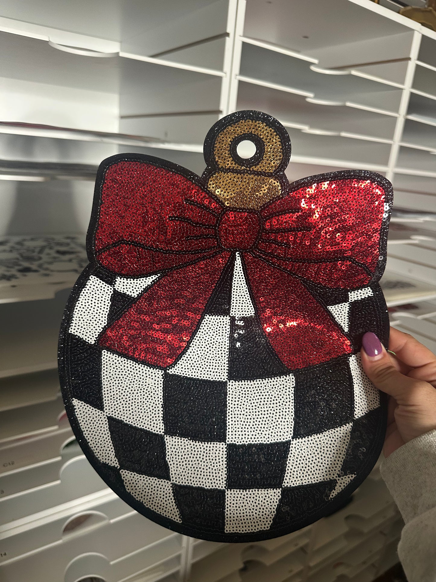 Checkered Christmas ball - patch