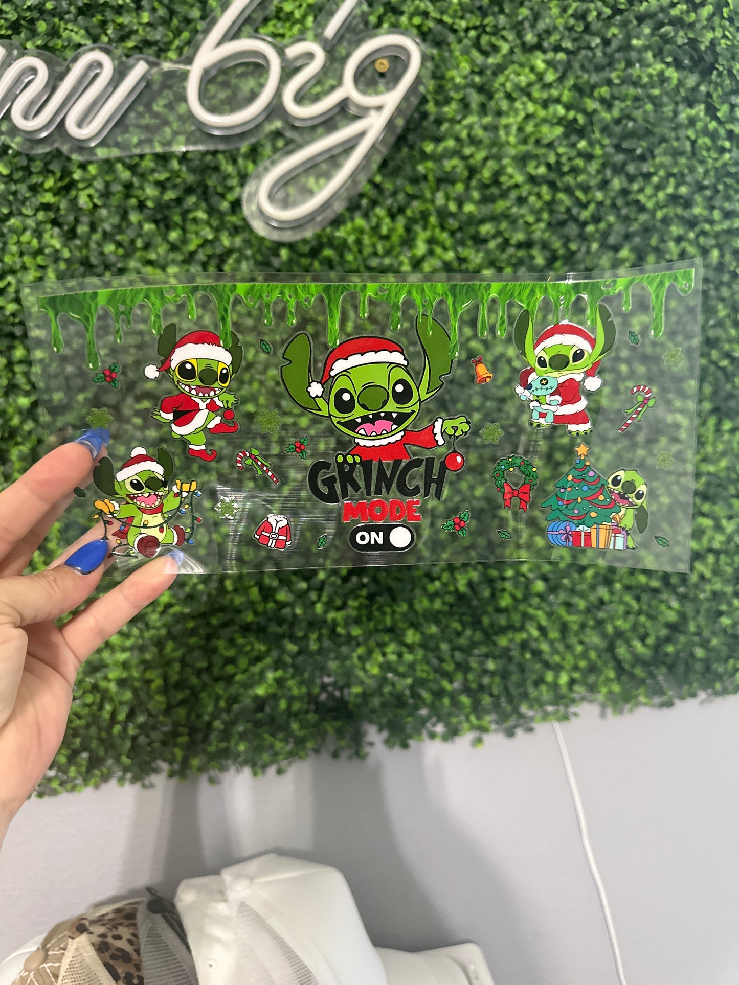 Grinch mode on-wrap